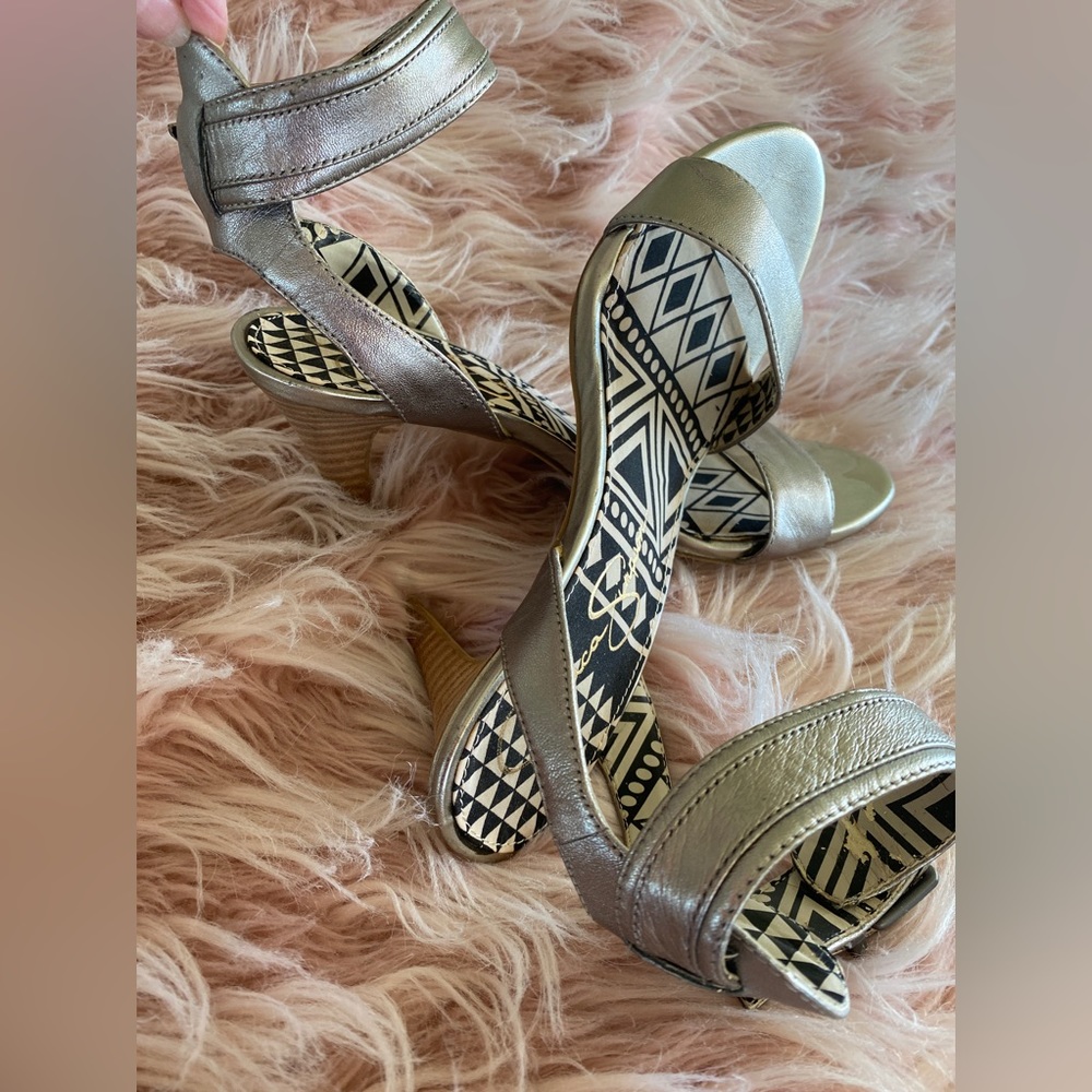 Jessica Simpson heels size 8